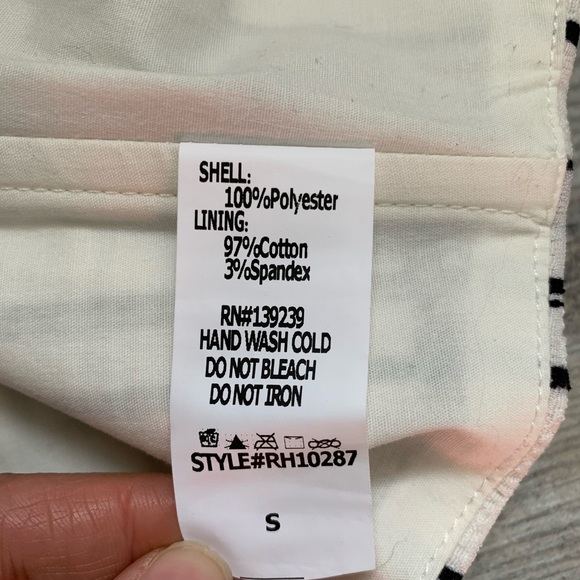 Do & Be Crop Top Black & White Pattern Sz Small - Picture 5 of 5